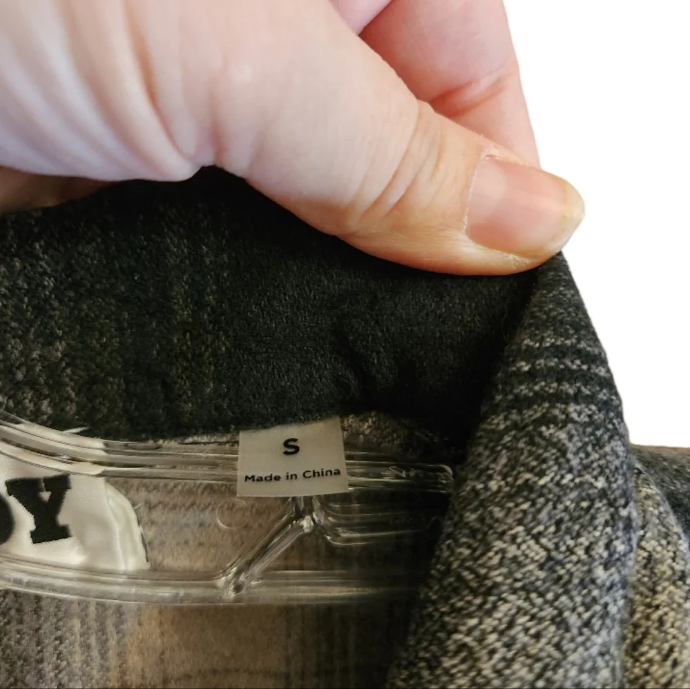 Playboy By PacSun Shadow Plaid Flannel Shirt size small - Picture 5 of 6